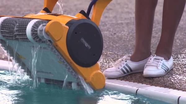 DOLPHIN WAVE 30 OTOMATİK HAVUZ SÜPÜRGESİ